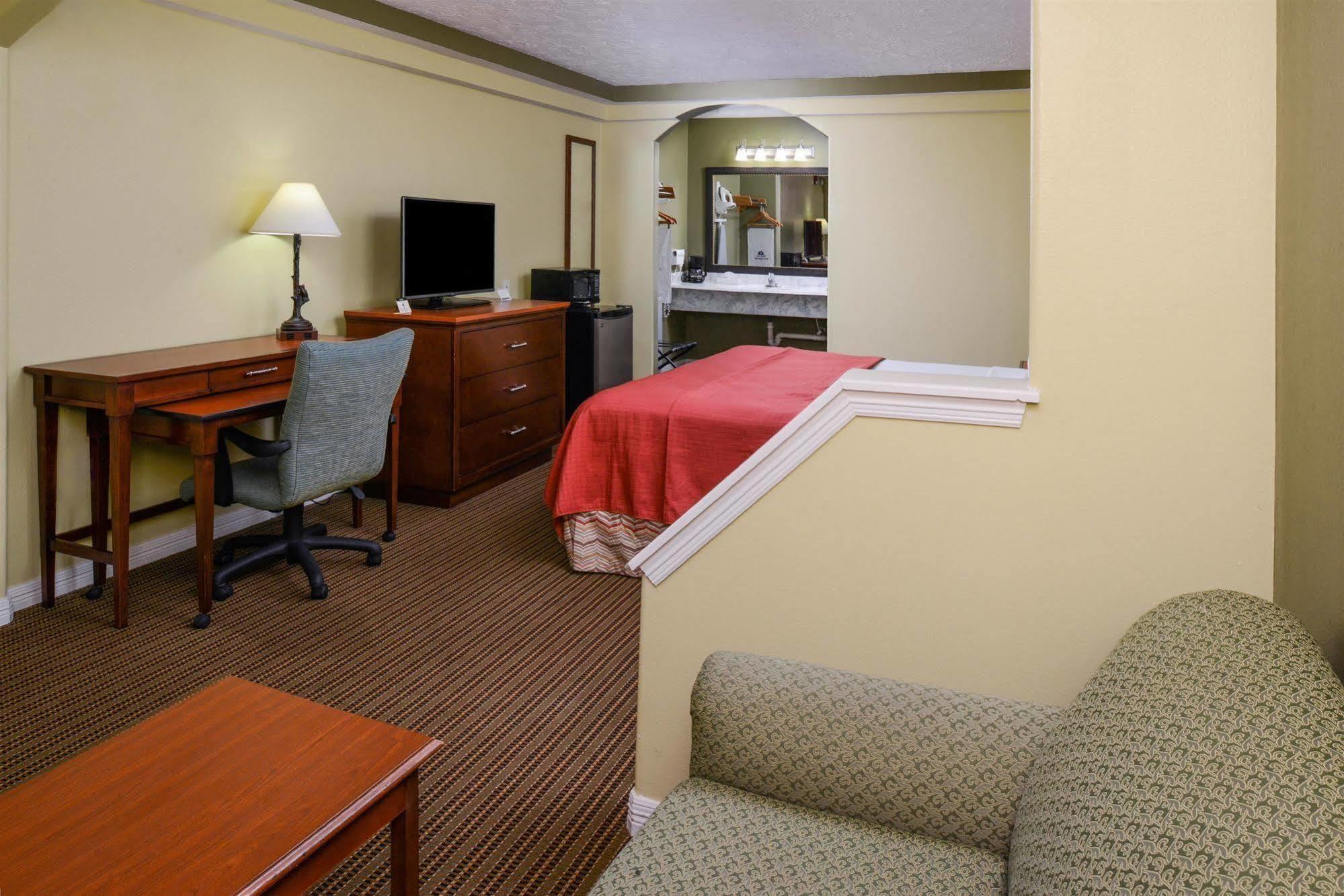 Americas Best Value Inn & Suites Waller/Prairie View מראה חיצוני תמונה