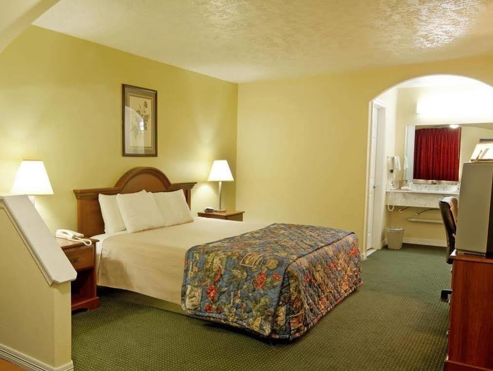 Americas Best Value Inn & Suites Waller/Prairie View מראה חיצוני תמונה