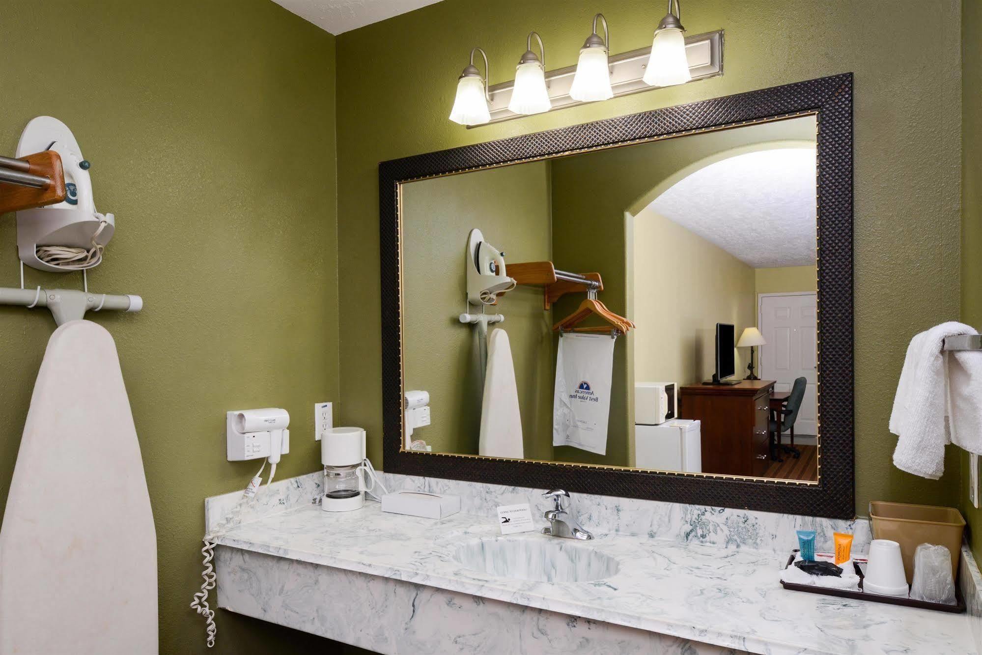 Americas Best Value Inn & Suites Waller/Prairie View מראה חיצוני תמונה