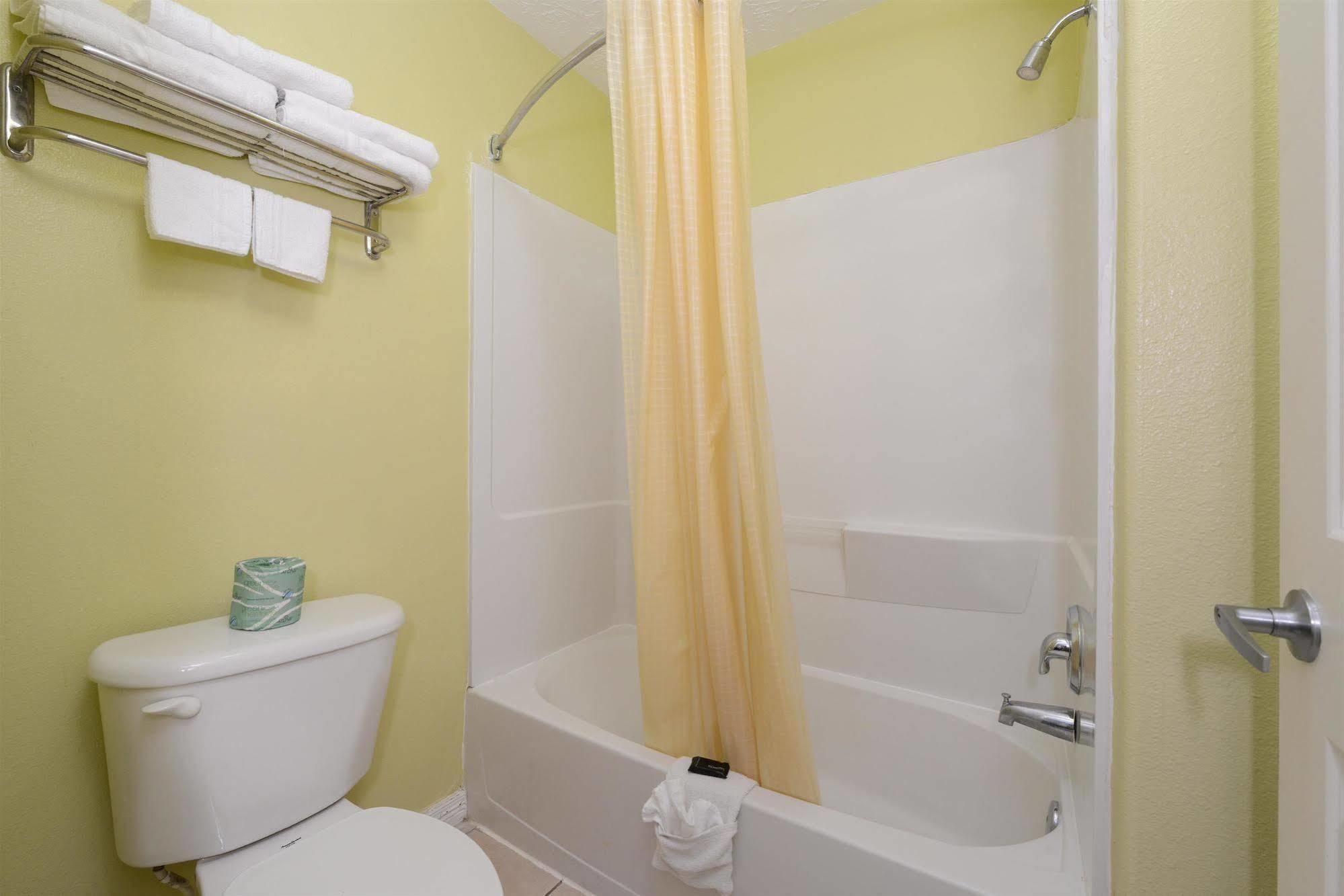Americas Best Value Inn & Suites Waller/Prairie View מראה חיצוני תמונה