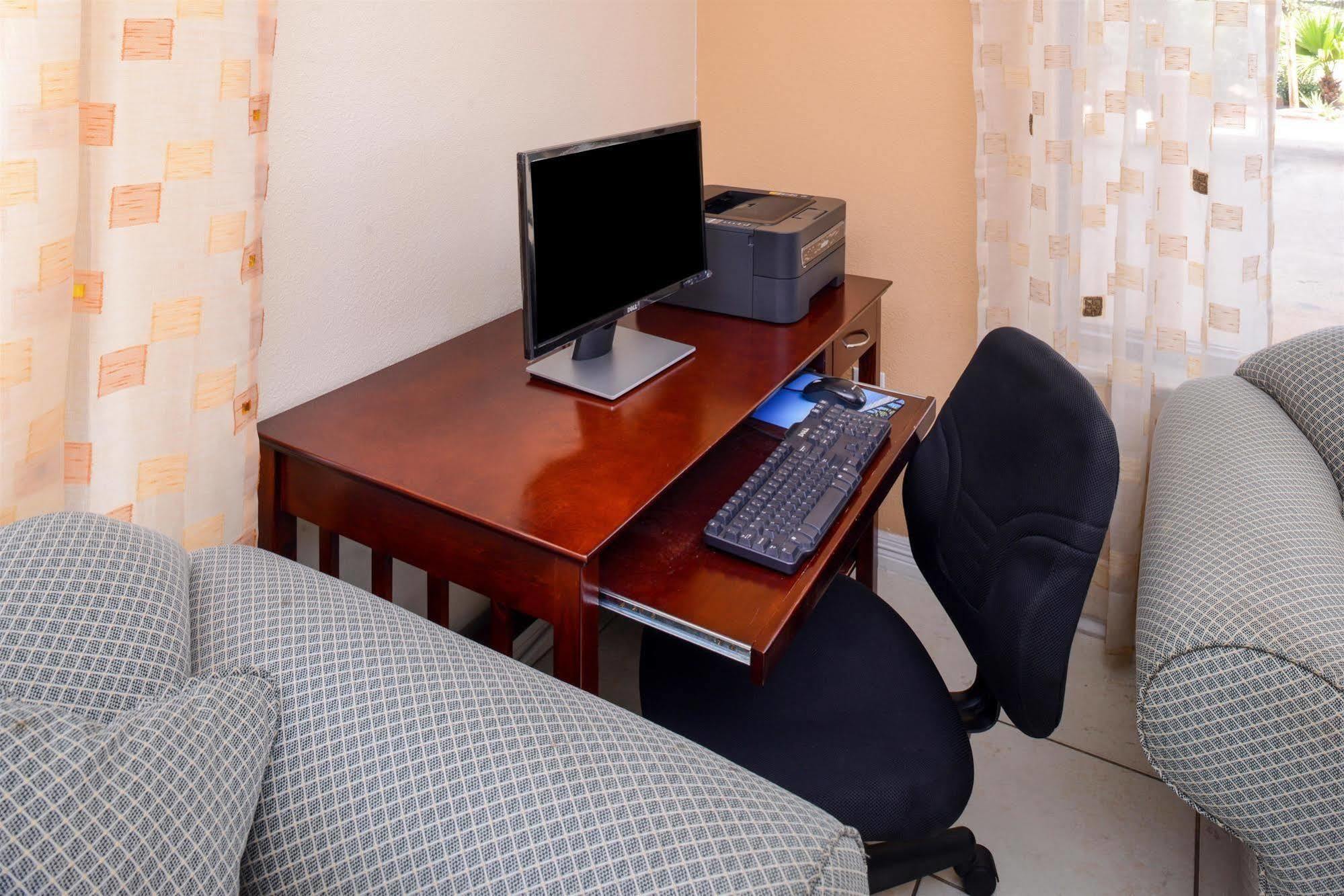 Americas Best Value Inn & Suites Waller/Prairie View מראה חיצוני תמונה