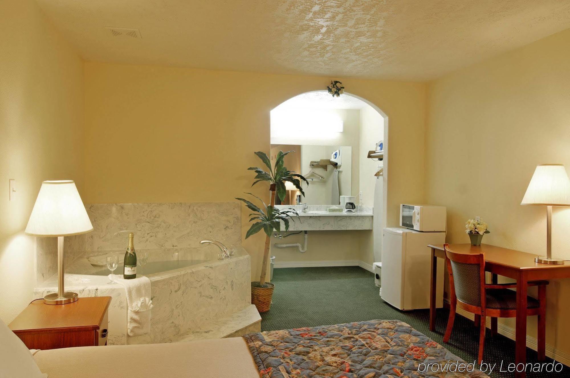 Americas Best Value Inn & Suites Waller/Prairie View מראה חיצוני תמונה